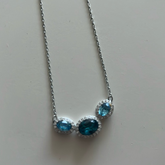 Swarovski Necklace - Picture 1 of 2